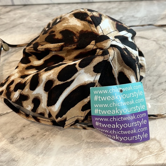NEW Chic tweak leopard hat w face shield - Picture 2 of 3